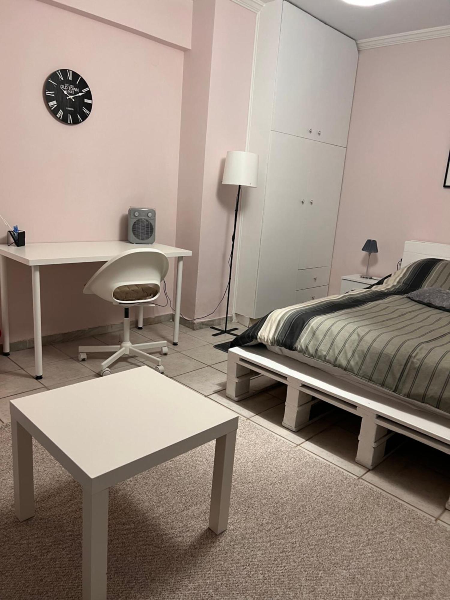 Cozy Apartment In Neos Kosmos Атина Екстериор снимка