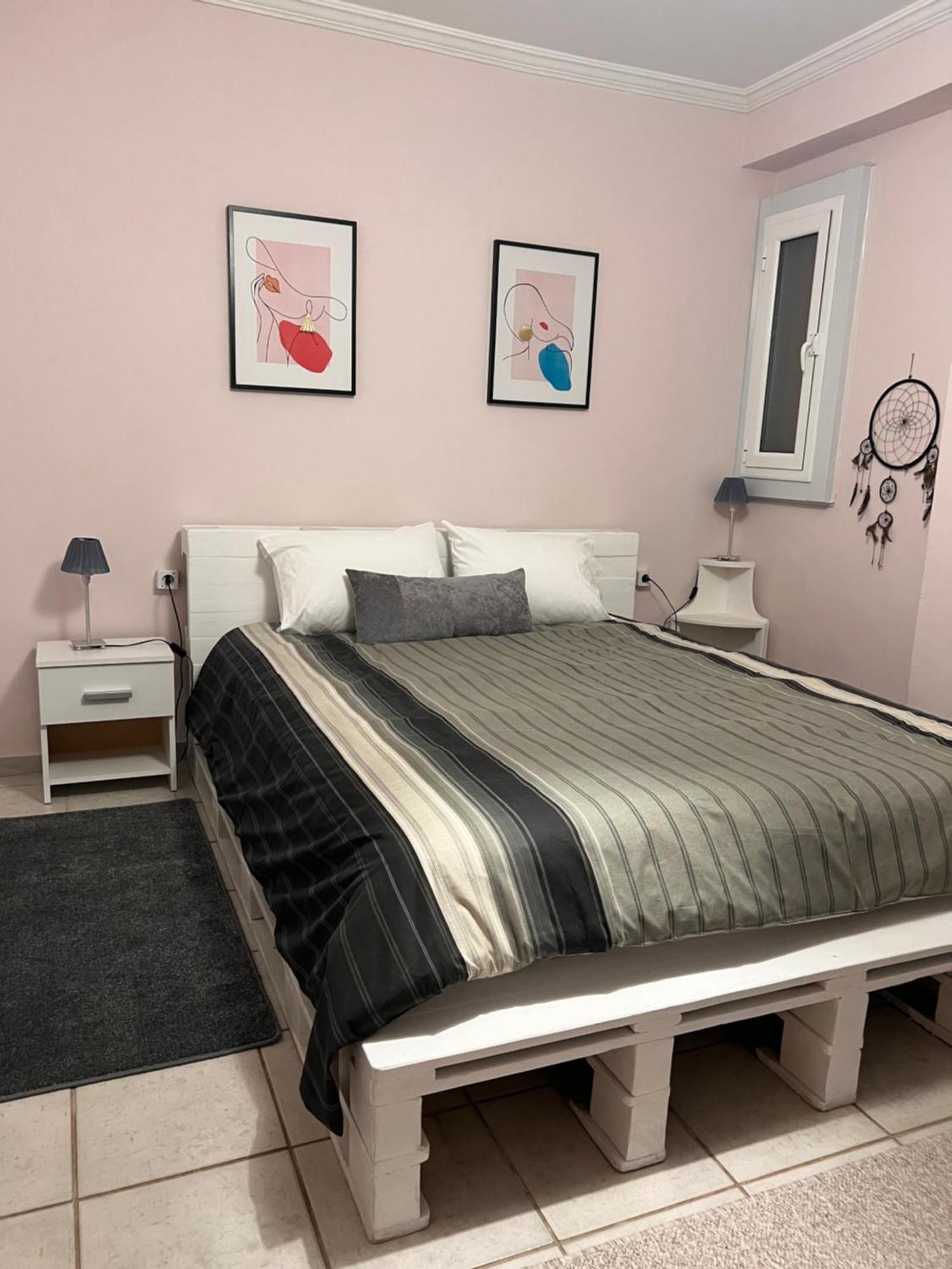 Cozy Apartment In Neos Kosmos Атина Екстериор снимка